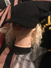 Peluca corta de pelo negro rizado para mujer, gorra de béisbol, fibra sintética resistente al calor, pelucas Bob