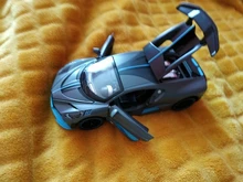 1/32 Aleación de Bugatti DIVO Super deportes juguete de modelo de coche fundido a presión atrás sonido Luz Juguetes vehículo para los niños regalo de los niños