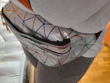 AIREEBAY-riñonera holográfica plateada para mujer, bolso con cinturón, color negro, con formas geométricas, para pecho y teléfono