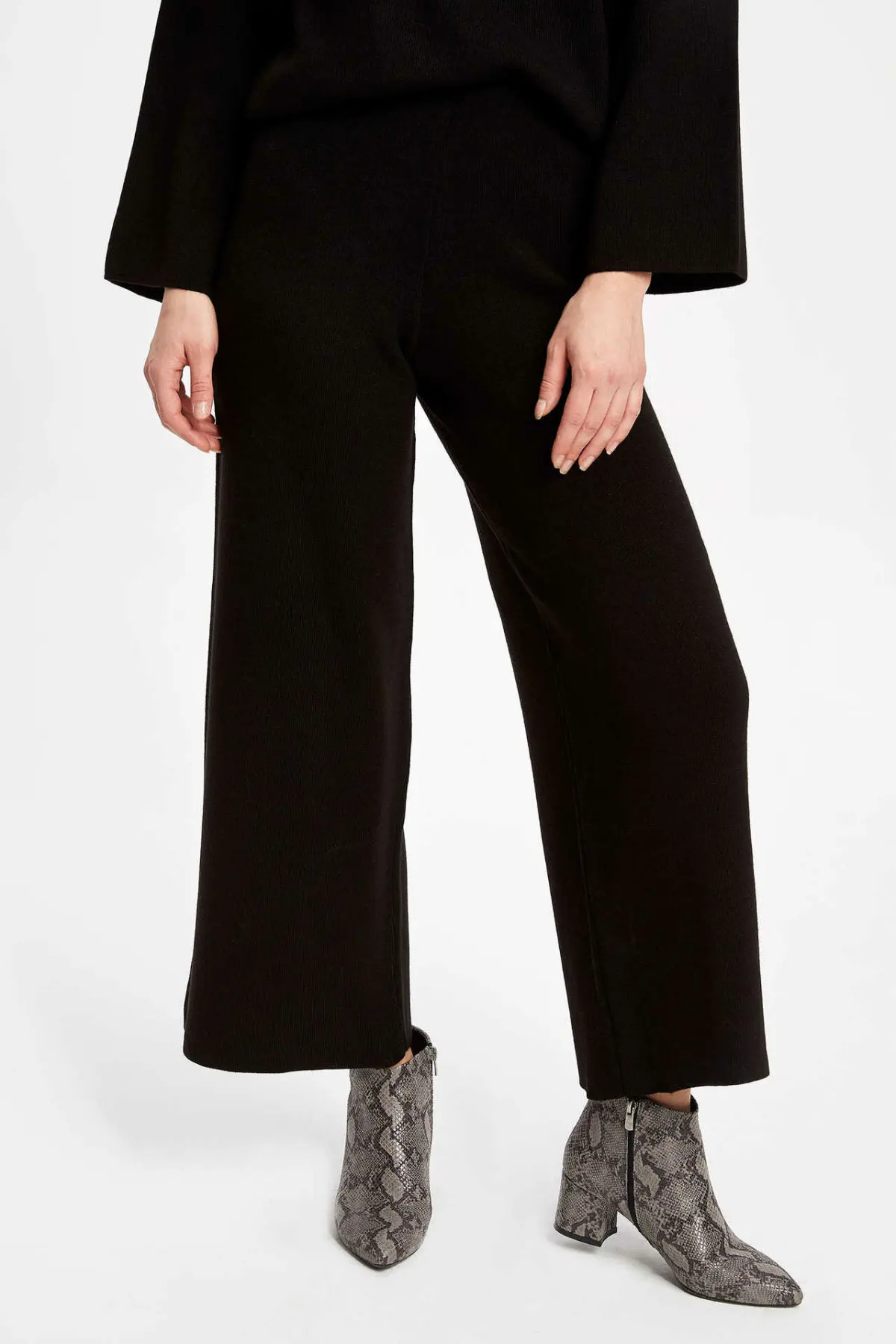 

DeFacto Woman Cardigan-K9816AZ18WN