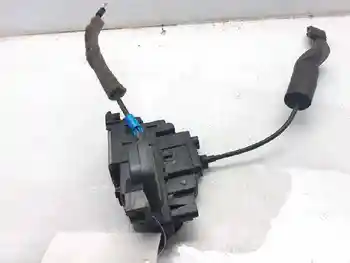 

805020001R right front door lock RENAULT MEGANE III saloon 5 P