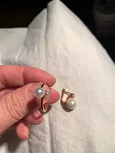 Huitan romántico anillos de perlas simuladas para las mujeres de lujo aniversario de boda accesorios anillos de compromiso para venta al por mayor