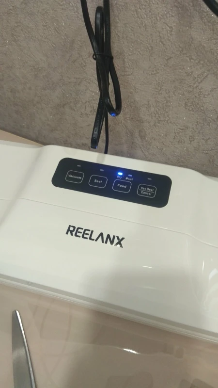 Отзыв о товаре Автоматический вакуумный упаковщик REELANX V1, 140 Вт, с 15 пакетами в комплекте от пользователя V***m