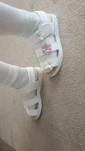 Sandalias de tacto suave para niña, calzado de gladiador con flores para niño, chanclas florales para niña, zapatos de princesa