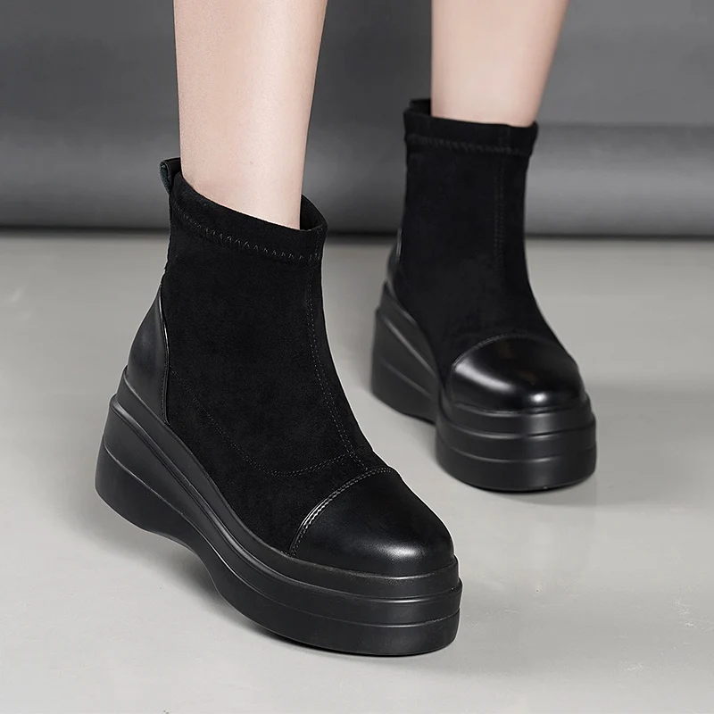 

2019 New Leather Inner Thickening Fur One Martin Boots Platform Shoes All Matching Short Boots Elastic Boots Boots Size 34-39