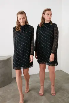

Trendyol Flower Decorated Dress TWOAW21EL1276