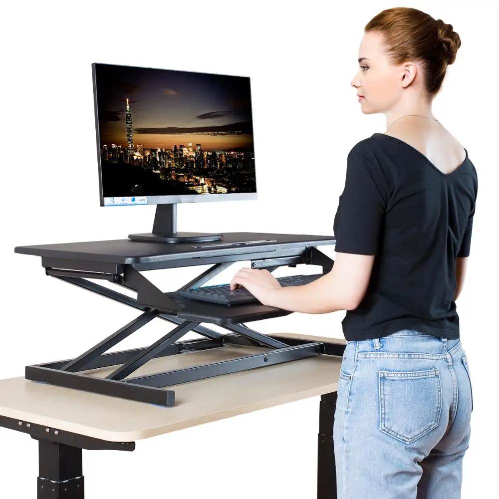 Стоящий стол регулируемый по высоте компьютерный с двойным монитором стоящая