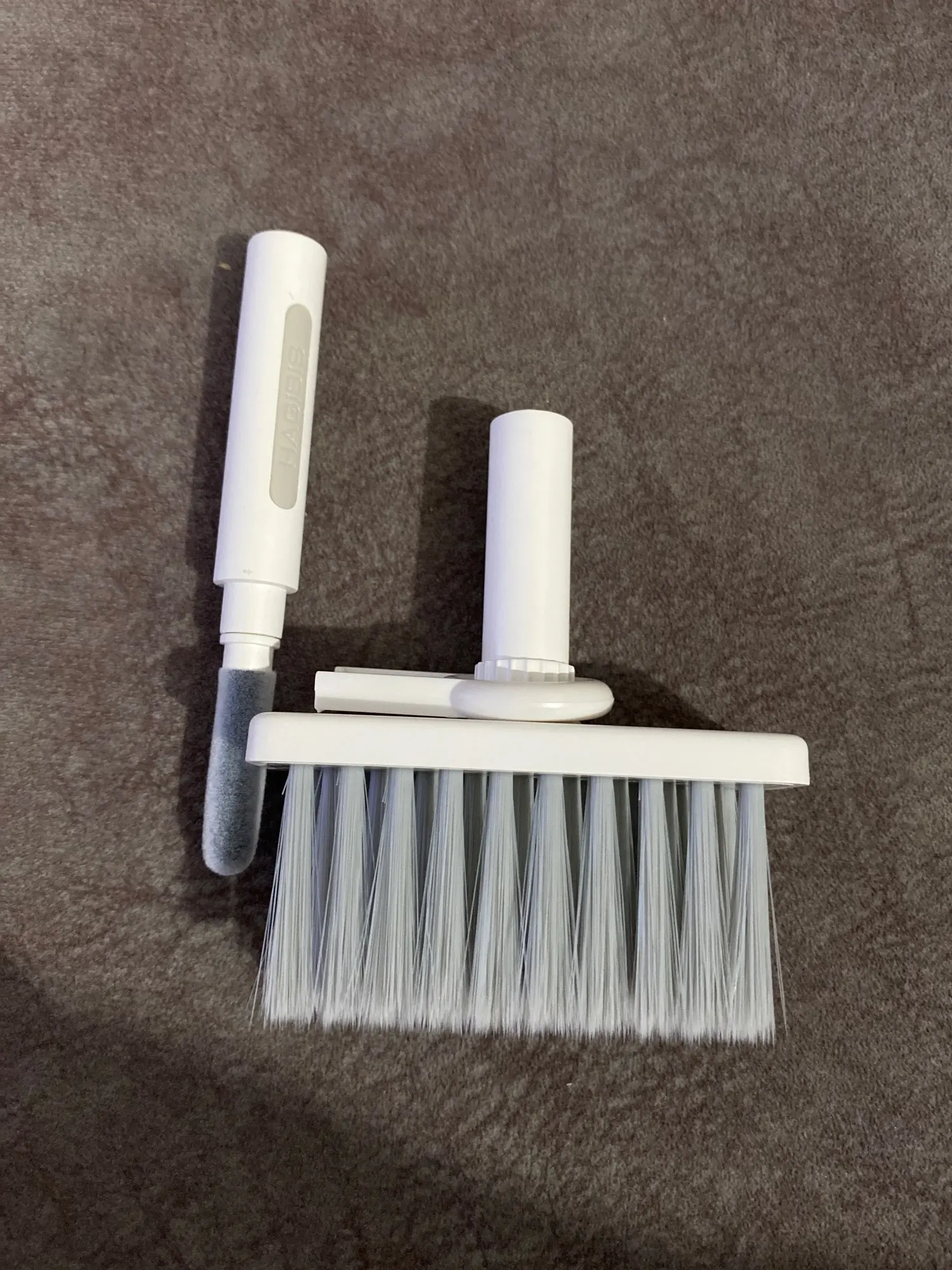 Multifunctional Cleaning Tool For Keyboards & Earbuds photo review