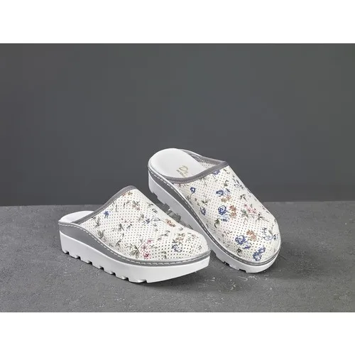 Northeaster Global Sabo Tractor Base Floral Slippers