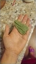Gua Sha-Rodillo verde 2 en 1, herramientas de Jade Natural, masajeador con piedras para cara, cuello, espalda y Jawline
