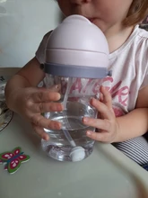 Botella de paja de agua potable con dibujos de animales para niños, Bola de gravedad, taza de bebé con correa para el hombro