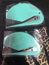 Abridor de letras de plástico, Mini abrebotellas de sobres con letras afiladas, papeles de seguridad, cuchilla de corte guardados, equipo de oficina, 2 unids/lote