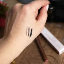 O.TWO.O negro líquido delineador de ojos de Super resistente al agua duradera de trazador de líneas del ojo fácil de usar maquillaje de ojos cosméticos herramientas