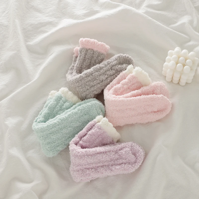 Four pairs of floor socks, coral Plush socks, plush and thickened warm socks