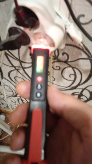 Отзыв о товаре ANENG VC1010 вольтметр цифровой тестер индикатор напряжения тестер напряжения Цифровые датчики напряжения переменногопостоянного тока умная бесконтактная ручка измерительный прибор индикаторная отвёртка вольтметры от пользователя D***n