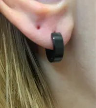 Pendientes de tuerca de acero inoxidable para hombres y mujeres, aretes de estilo gótico, punk y hip hop, color negro, 1 par