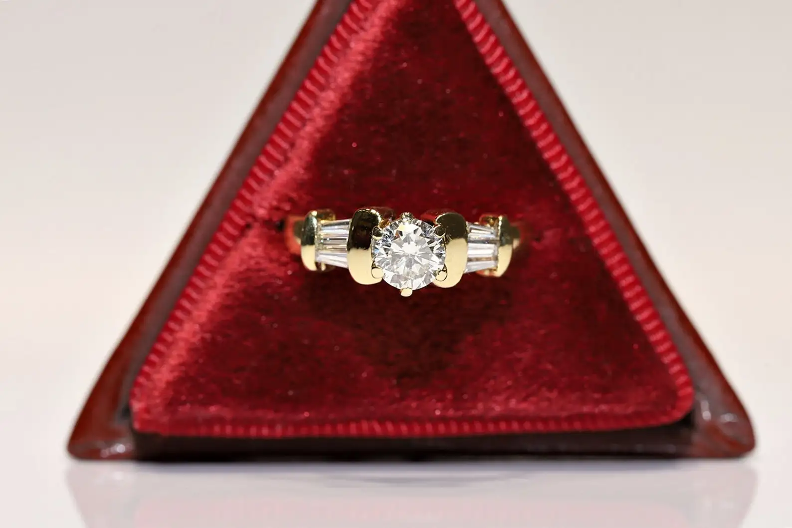 

Vintage Original 18K Gold Natural Diamond Decorated Pretty Strong Engagement Ring