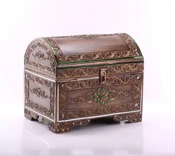 

Chest with oval lid medium