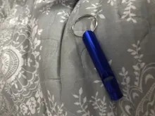 Silbato de entrenamiento de policarbonato para perros, sonido portátil para cachorros, de aleación de aluminio, suministros para mascotas, 1 unidad