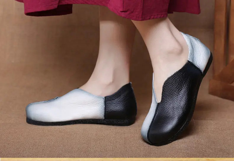 Designer Zweifarbige Damenschuhe aus Echtleder Ballerinas Vintage V-Cut Loafer Einzigartige Mokassins mit Weiter Passform – Detail 12