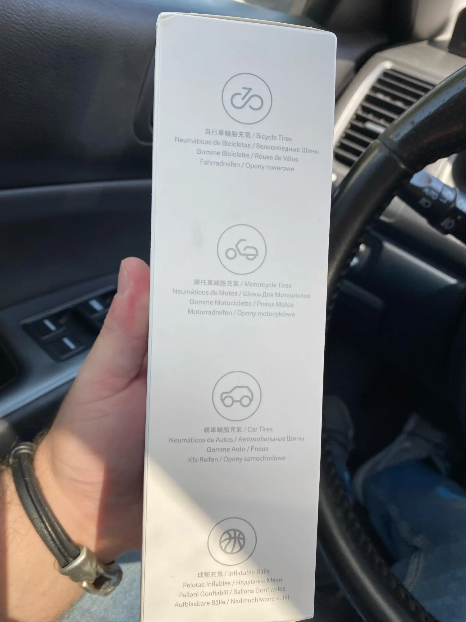 Отзыв о товаре Умный воздушный насос Xiaomi Mi Portable Electric Air Compressor(MJCQB02QJ),Портативный электрический воздушный компрессор от пользователя D***n