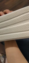 Zapatillas mullidas a la moda para mujer, zapatos de piel cálidos de tacón alto para invierno, calzado de casa con suela suave a rayas para niñas