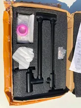 Grifo de latón montado en la pared para fregadero de cocina, rociador de Solo Frío negro, de un solo orificio, giratorio 360, con boquilla plegable