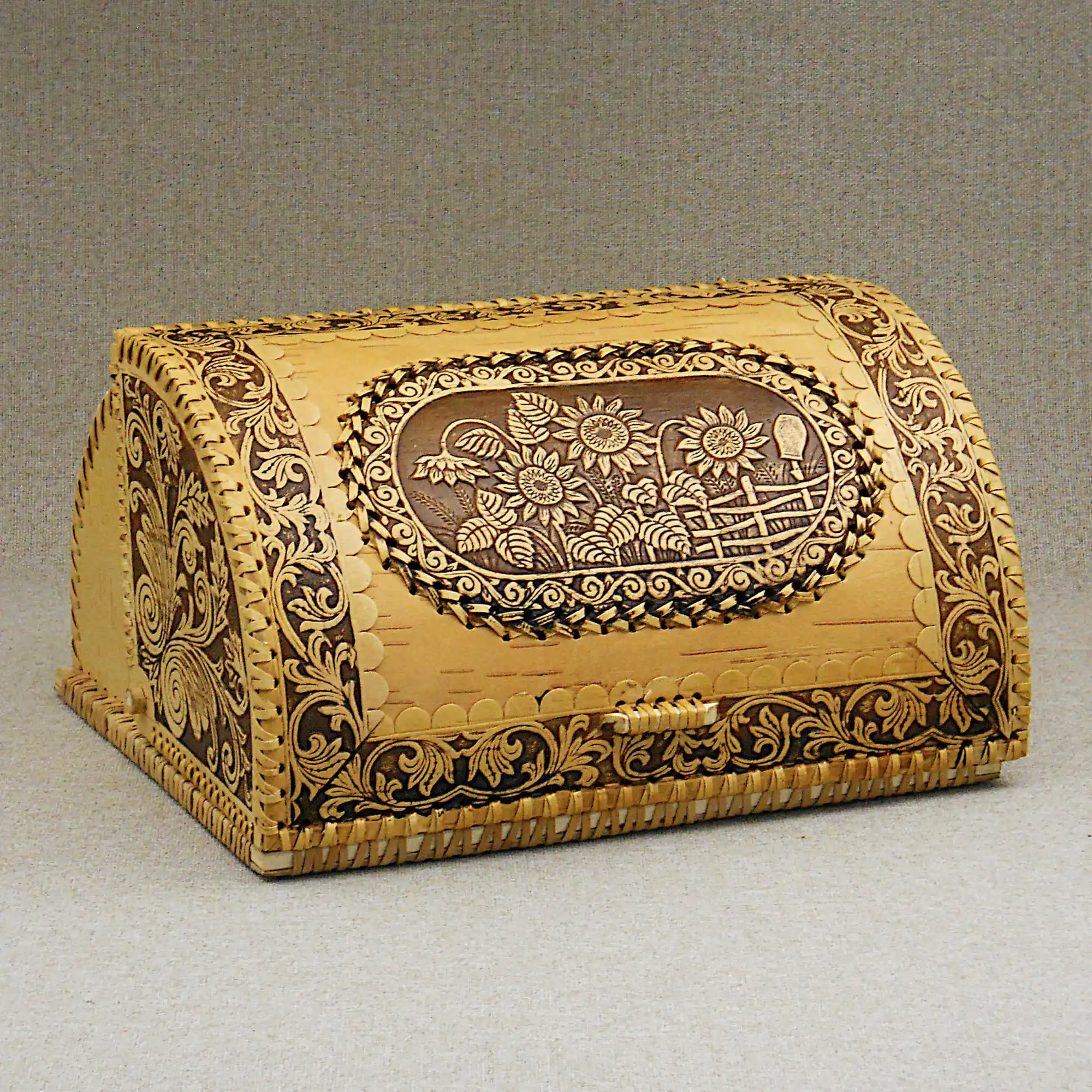 Берестяная хлебница. Хлебница из бересты. Берестяная хлебница. Хлебница береста птицы на рябине. Хлебница береста.