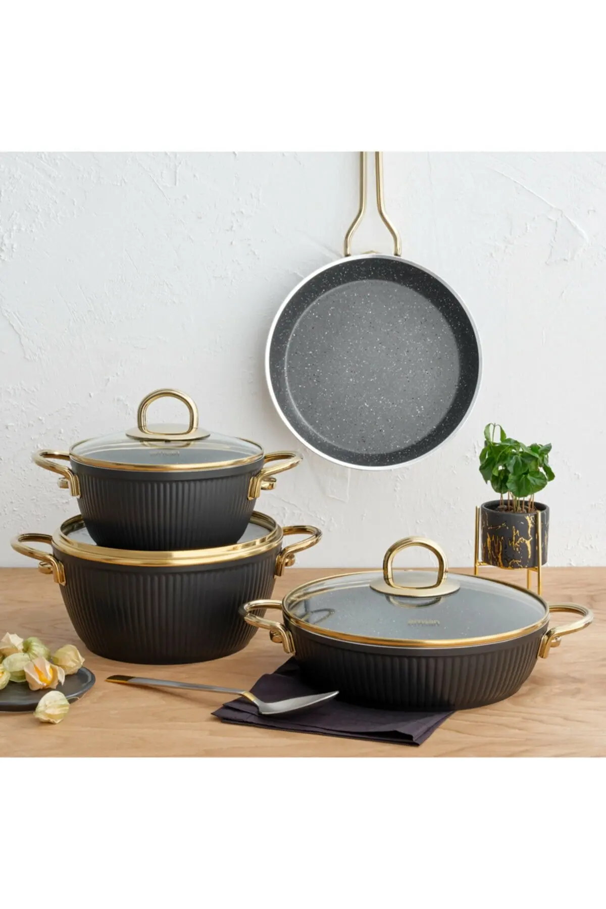 2021CookwarePotandPansSet7PiecesCookwareSetBlackGold