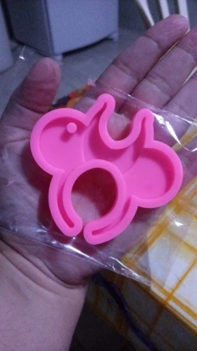 Minnie Mouse Shape Silicone Mold Keychain photo review