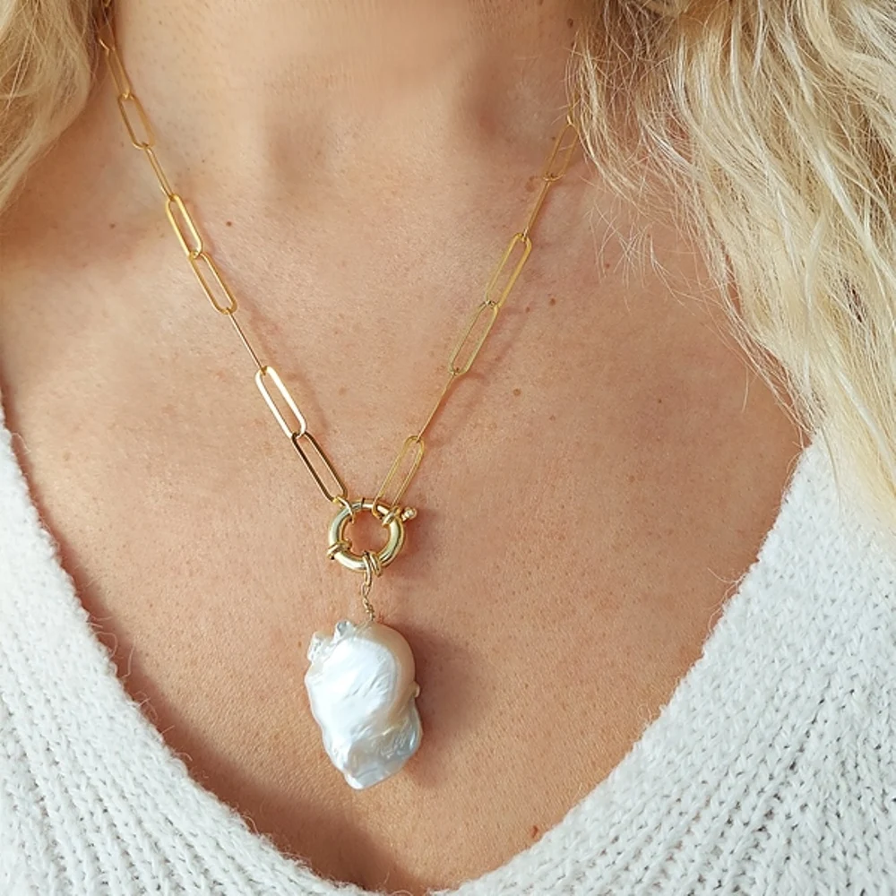 

Vaoov 925 Sterling Silver Cornered Chain Baroque Pearl Necklace