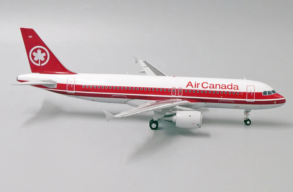Модель самолета Airbus A320 Air Canada |