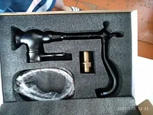 Grifo de agua para cocina, espita de bronce negro de una sola manija con mezclador para liquido caliente y frio y rotación 360,