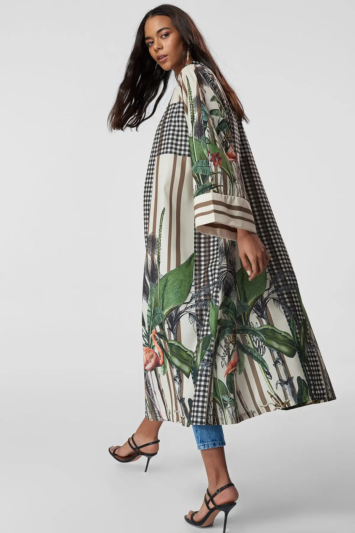 

Trendyol Patterned Kimono & Kaftan TWOSS20KM0033