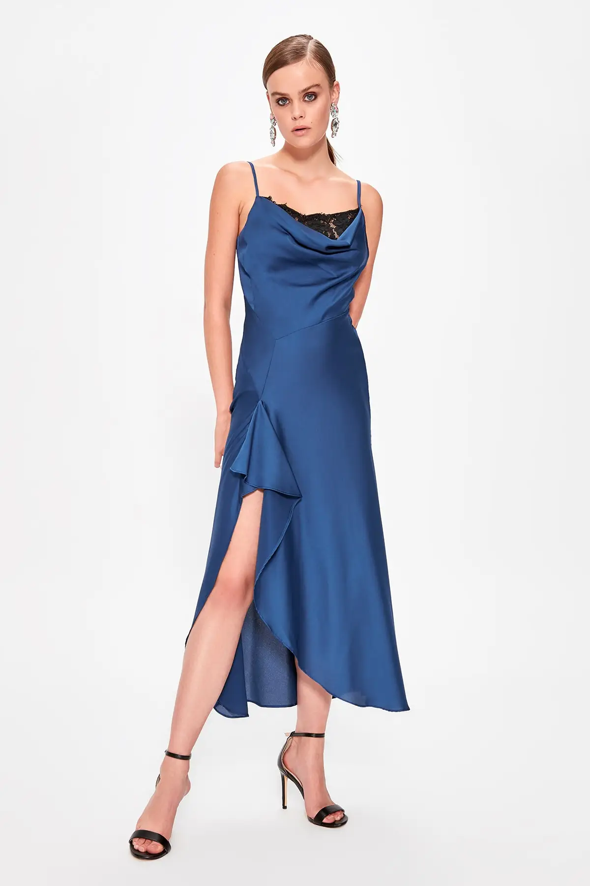 

Trendyol Funnel Lace Detail TPRSS19EL0569