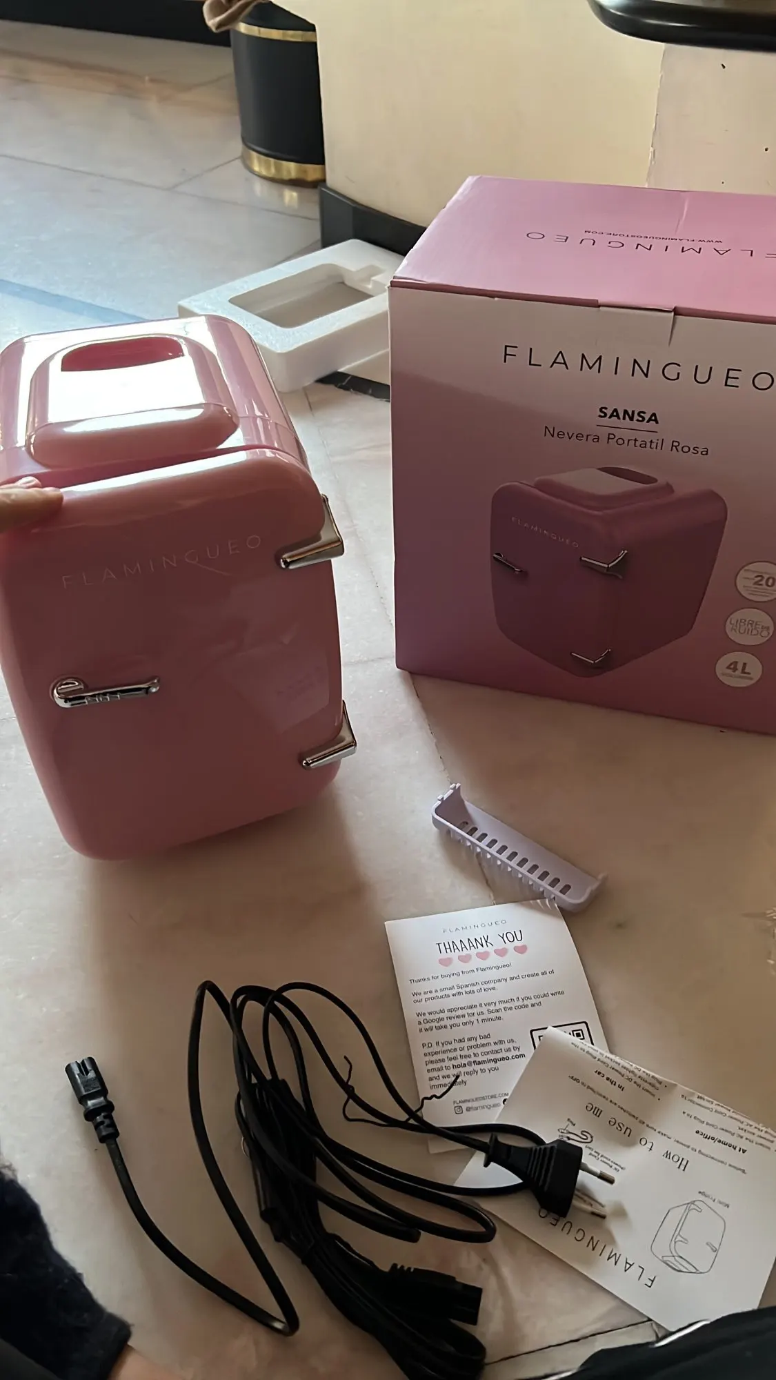 Flamingueo Mini Frigo de Chambre 4L Petit Frigo 12V/220V Fonction Chaud et  Froid Frigo Cosmetique Voiture Mini Bar