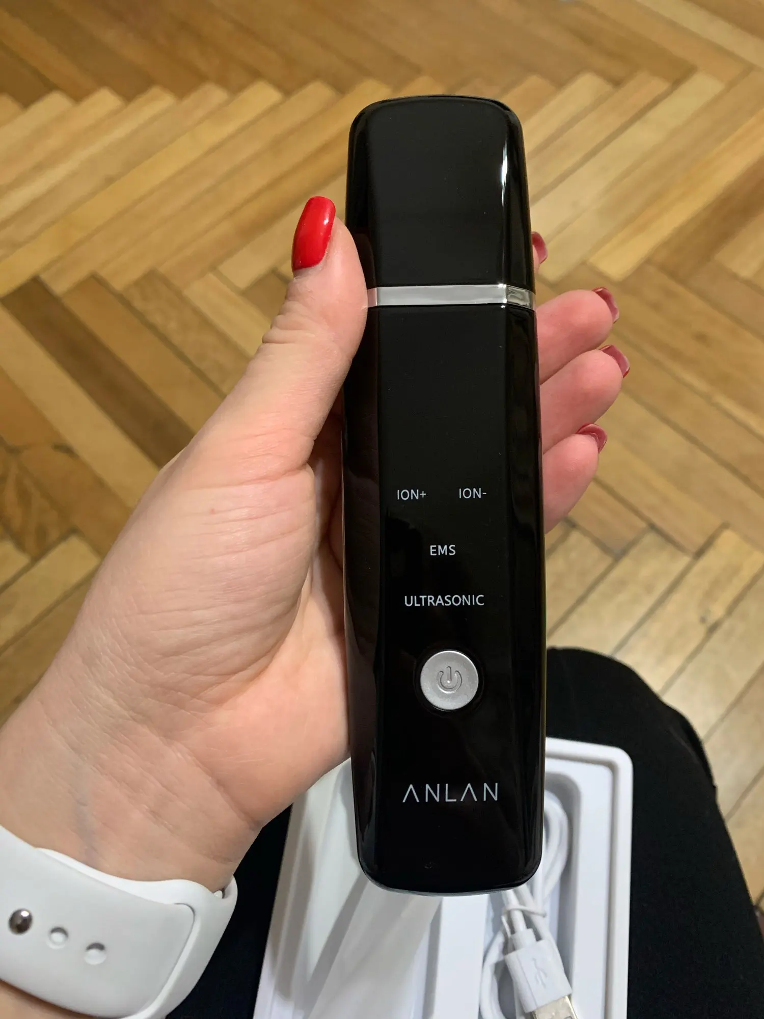 Отзыв о товаре ANLAN Ультразвуковой скрабер скруббер, ионная лопатка для чистки лица, пилинг, лифтинг для лица, удаление угрей, терапия красным светом для удаления черных точек blackhead remover узи чистка ультразвуковая чистка лица от пользователя E***a