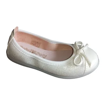 

Flats rock and roll with elastic Roly Poly