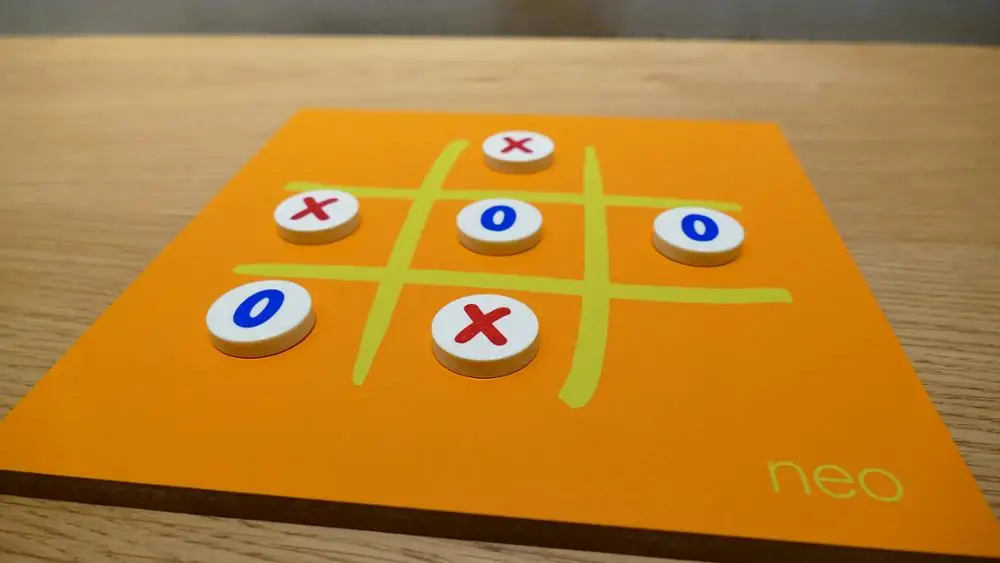 Tic Tac Toe-детская Первая игра в игры. Простой, легкий, быстрый. От древнего египетского до настоящего