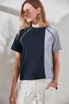 

Trendyol Woven Detailed Semi-fitted Knitted T-Shirt TWOSS20TS0747