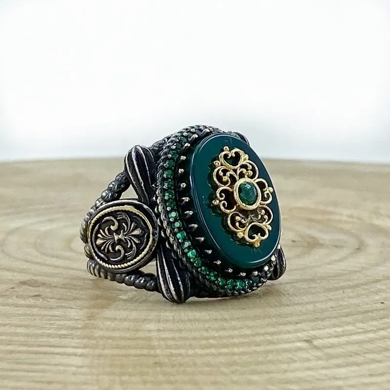 

Green Agate Tiny Emerald Cubic Zirconia Special Production Silver Men 'S Ring