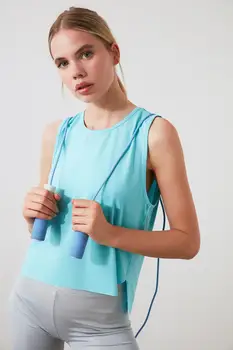 

Trendyol Fitness Undershirt TWOAW21AL0004