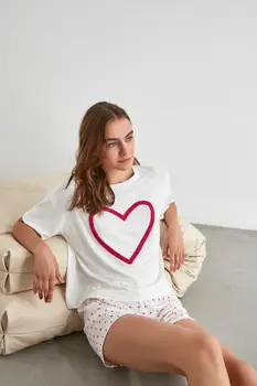 

Trendyol Heart Printed Knitted Pajamas Set THMAW21PT0315