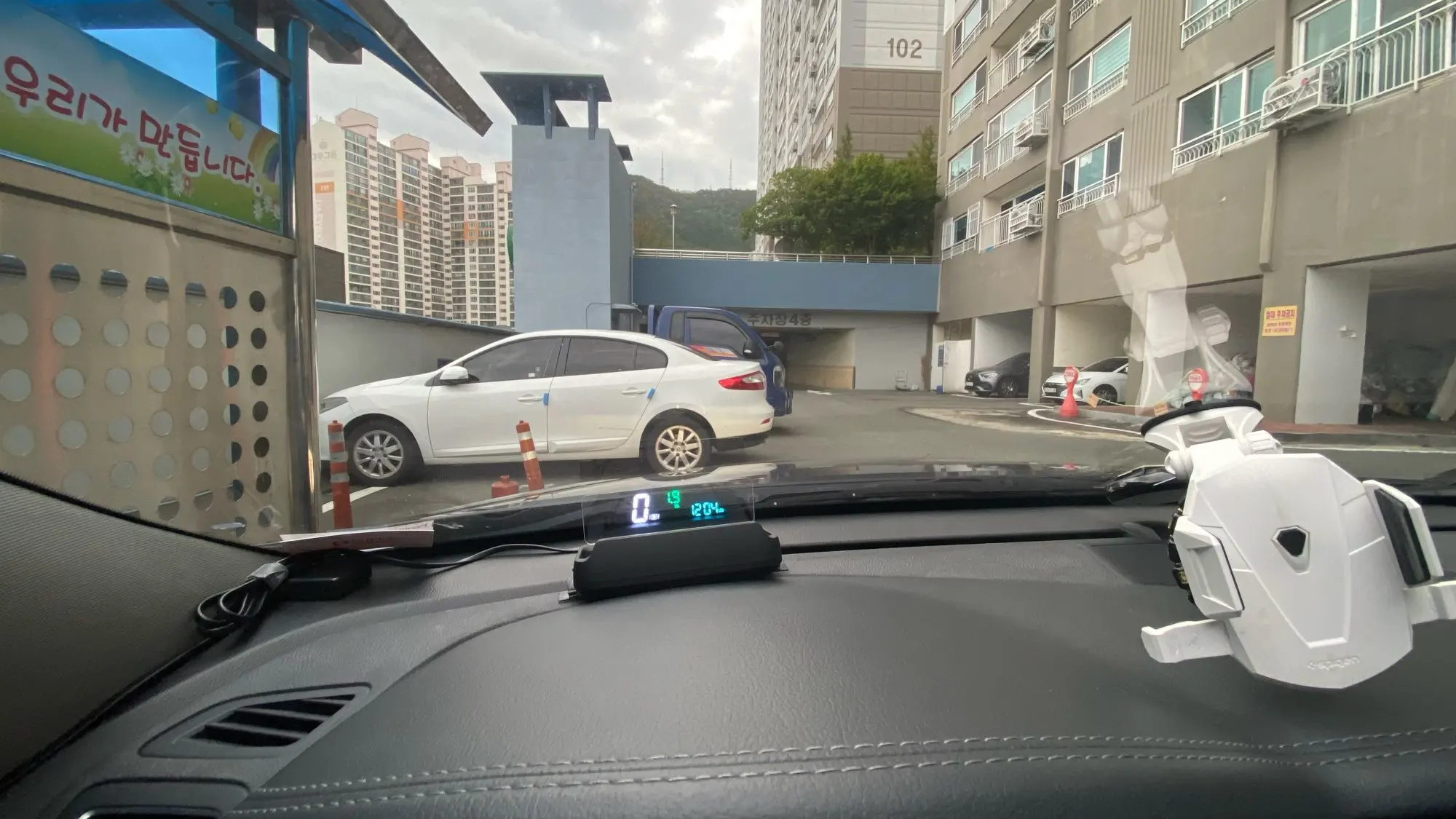 Отзыв о товаре Проектор EANOP M40PLUS, зеркало на лобовом стекле, дисплей OBD2, Winshield, измеритель скорости вращения, скорость проектора, расход масла, приложение дл... от пользователя W***o