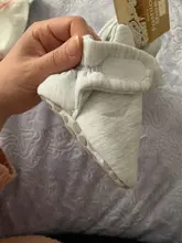 Zapatos medias para bebé recién nacido, botines para primeros pasos, de algodón, cómodos, suaves, antideslizantes, cálidos, para cuna