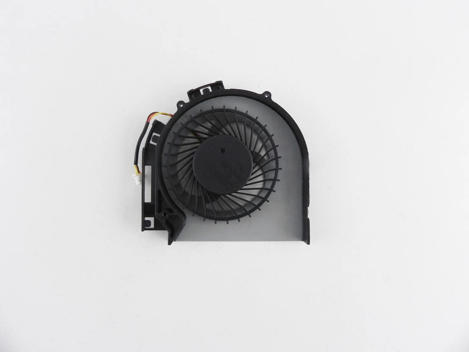 Dell Inspiron 7737 17-7000 fan (cooler) CPU cooling 23.10820.011 |