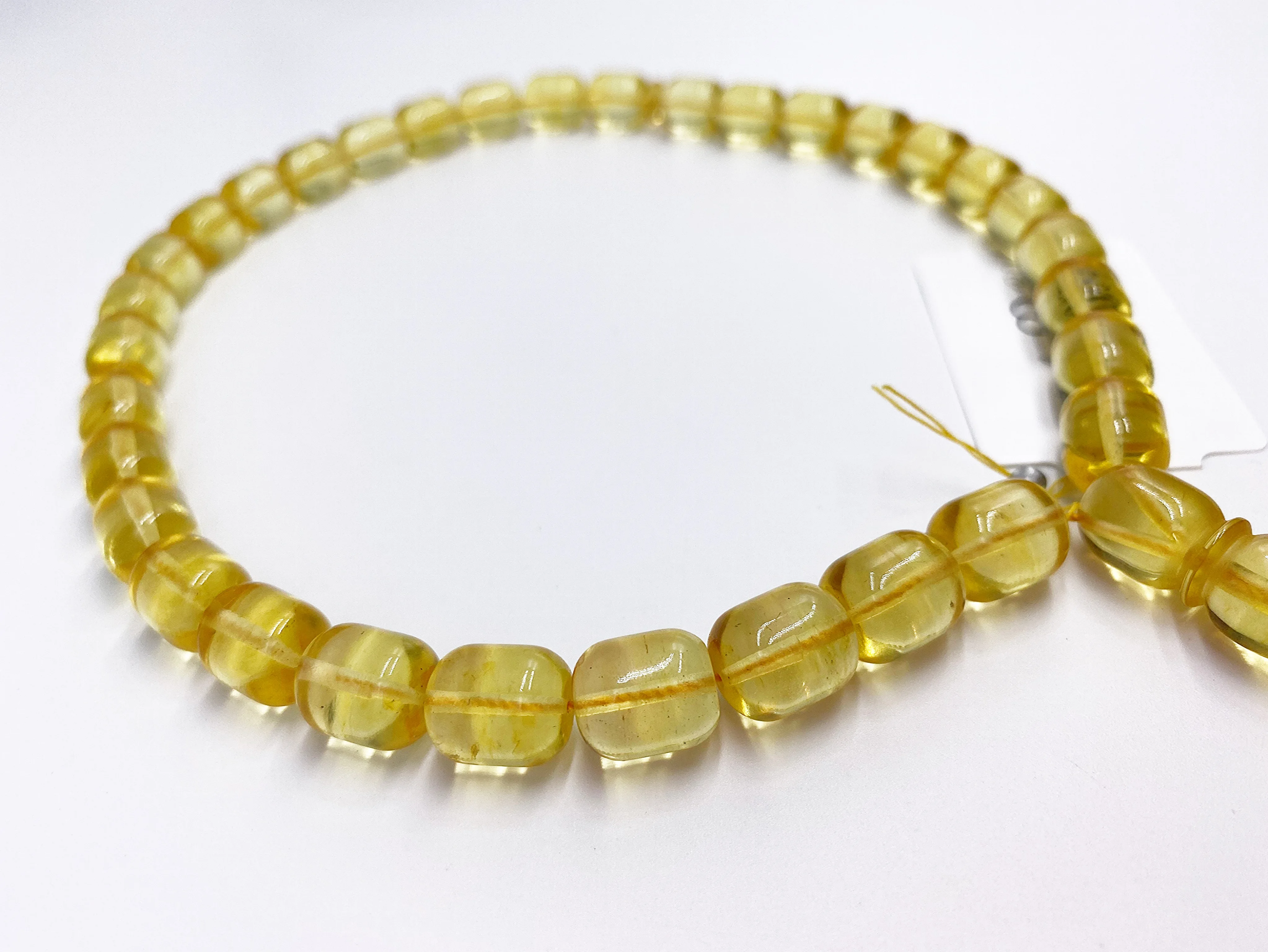 Рисунок 3 - Четки из натурального янтаря 2022