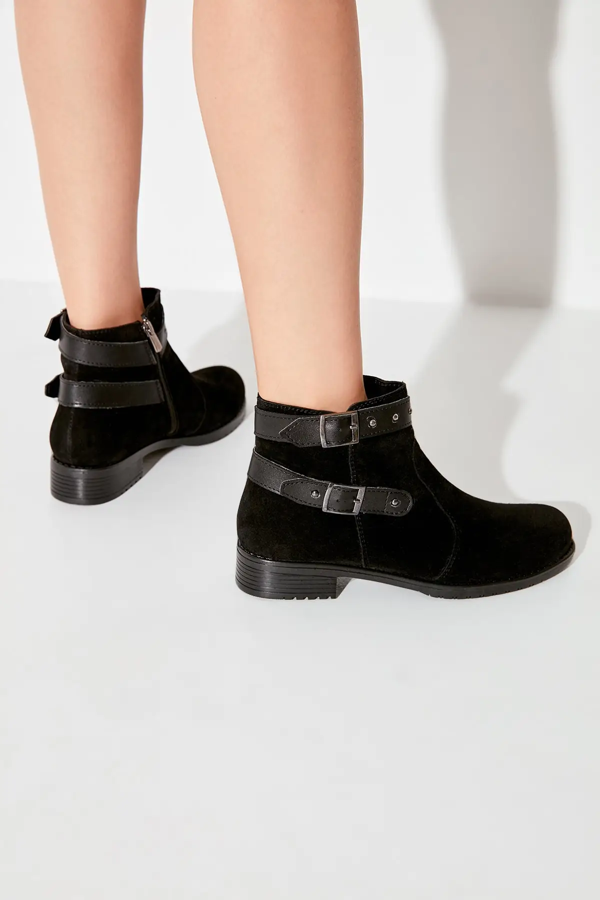

Trendyol Black Suede Women Boots TAKAW20BO0125