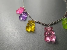 Collar de oso de dibujos animados de color caramelo, colorido Oso de resina hecho a mano, joyería para fiesta