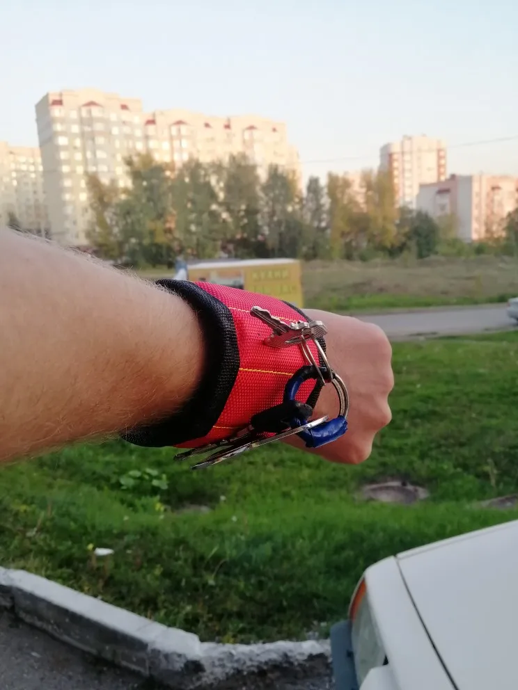 Handyman Magnetic Holding Wristband photo review
